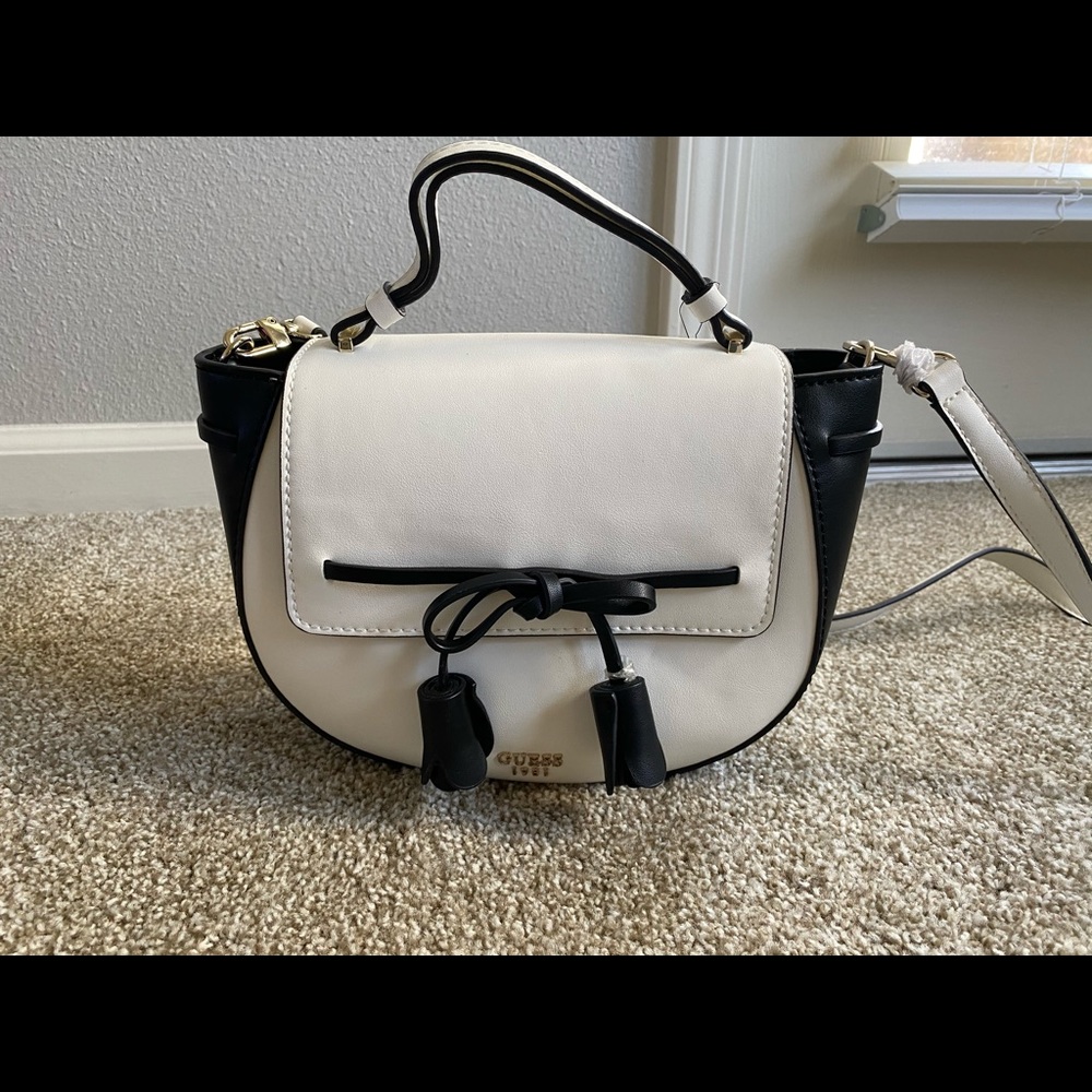 New Guess hand bag purse white/black